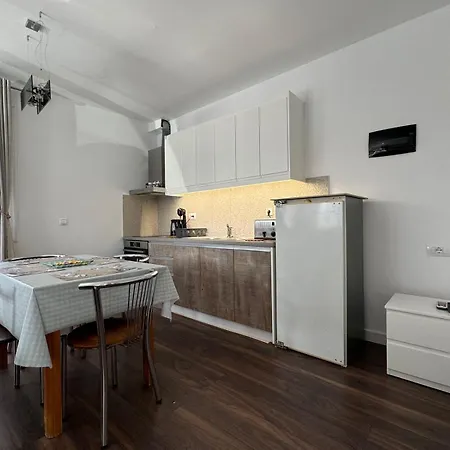 Apartment Sulozeqi *